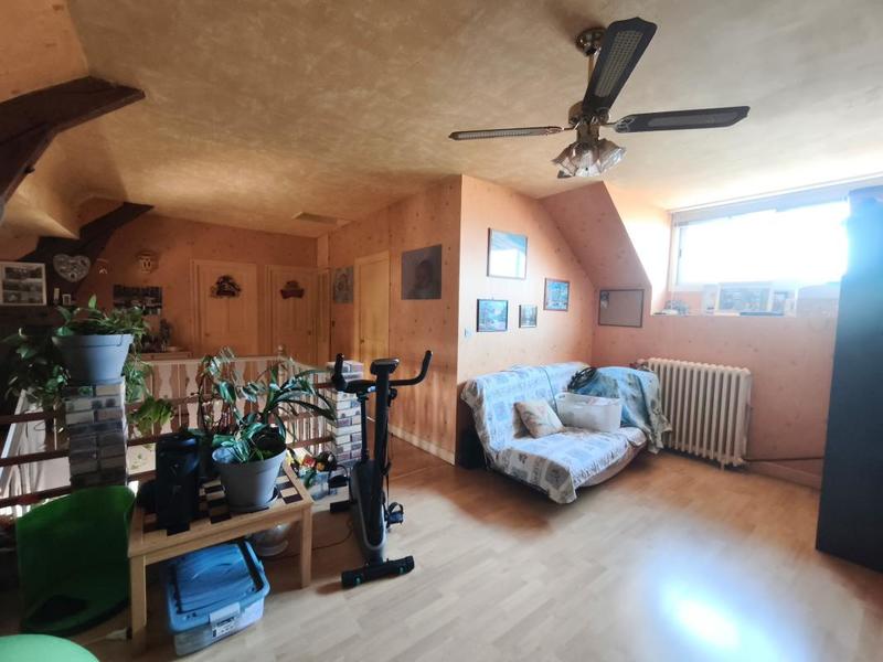 Maison - 218 m² - 5 pièces