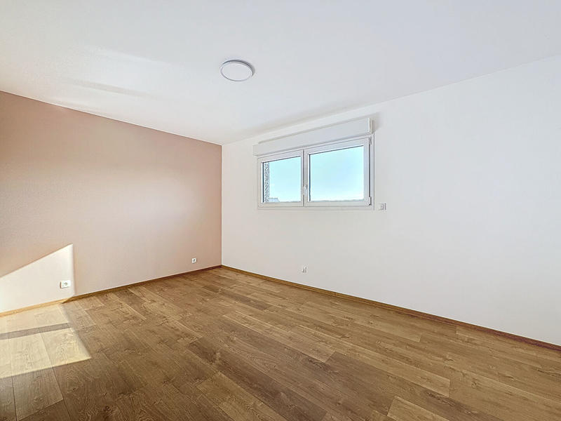 Maison - 180 m² - 9 pièces