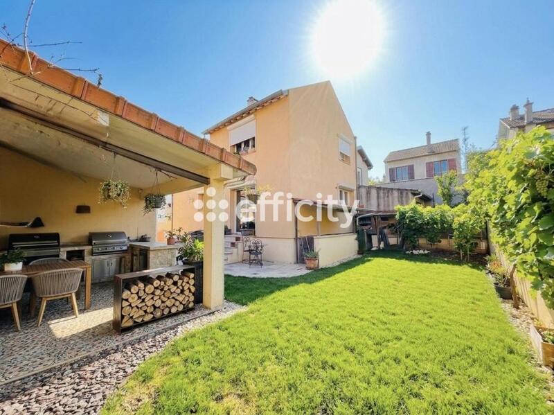 Maison - 180 m² - 6 pièces