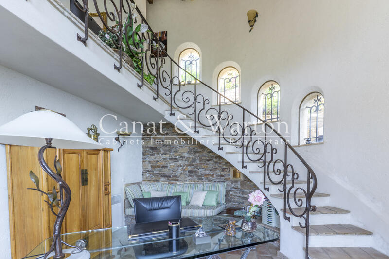 Villa - 240 m² - 7 pièces