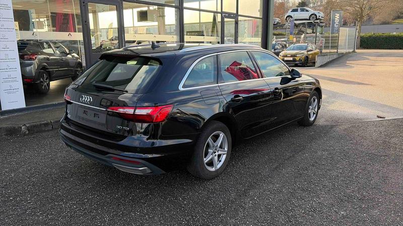 Audi A4 Avant 30 tdi 150 Business Line