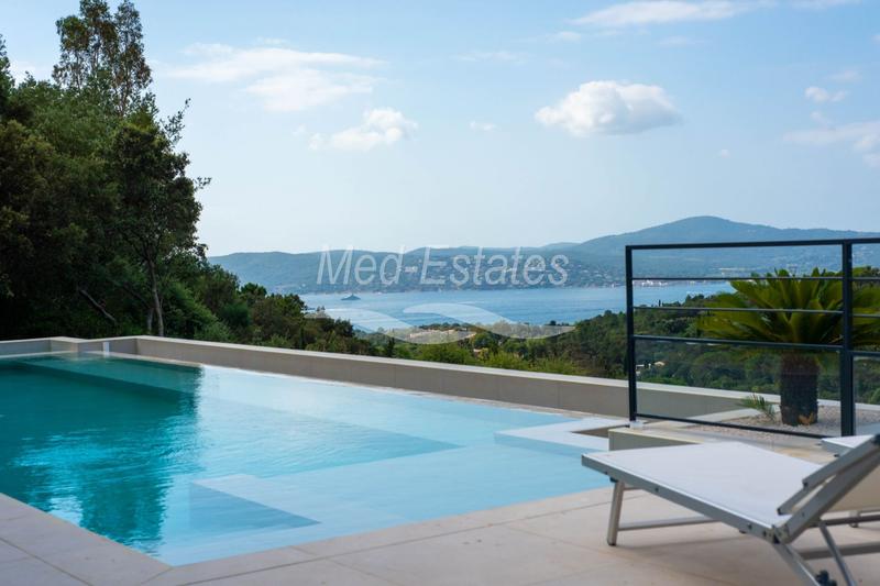 Maison contemporaine - 250 m² - 6 pièces