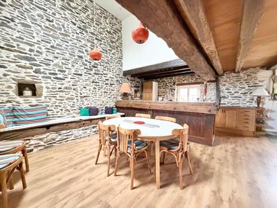 Maison - 163 m² - 6 pièces