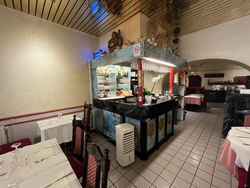 Local commercial - 142 m² - 3 pièces