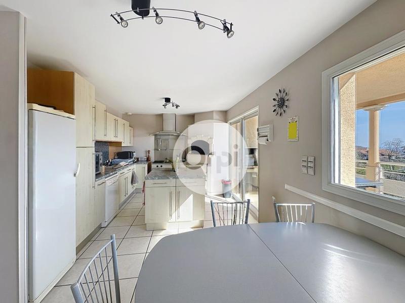 Maison - 210 m² - 7 pièces