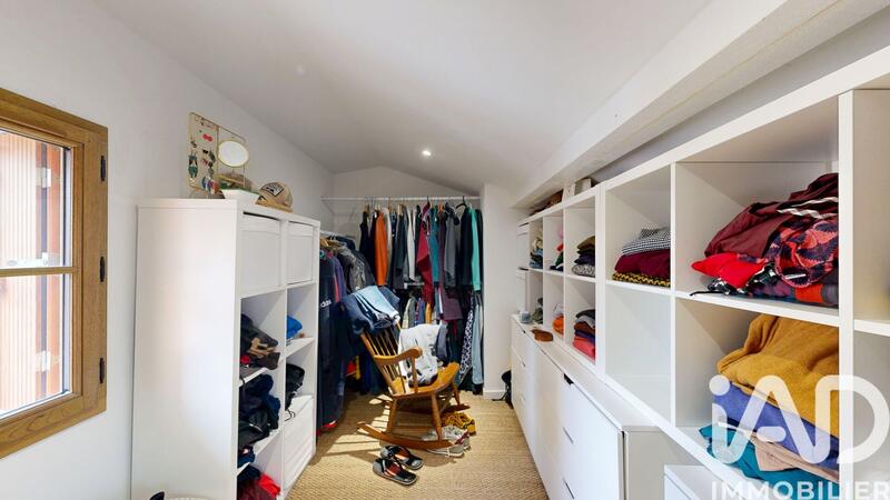 Maison - 254 m² - 8 pièces