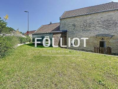 Maison - 302 m² - 16 pièces