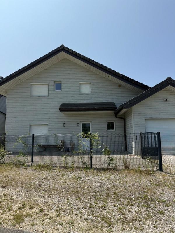 Maison - 104 m² - 4 pièces