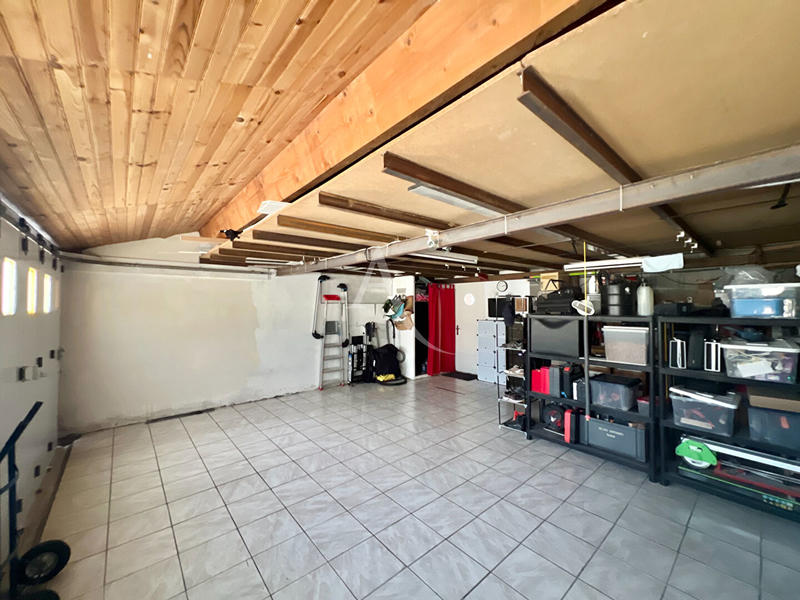 Maison - 99 m² - 5 pièces