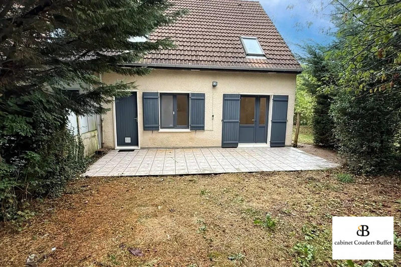 Maison - 90 m² - 4 pièces