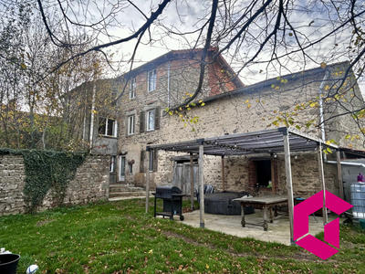 Maison ancienne - 207 m² - 7 pièces