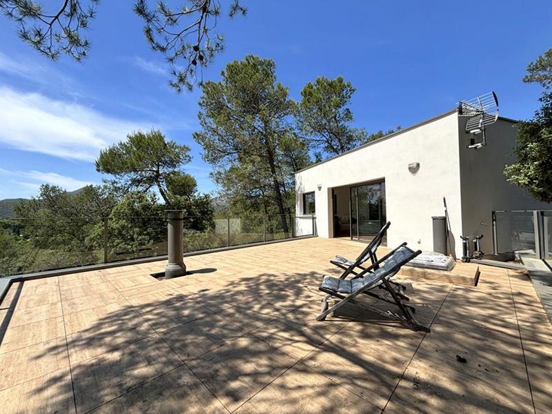 Maison - 150 m² - 3 pièces