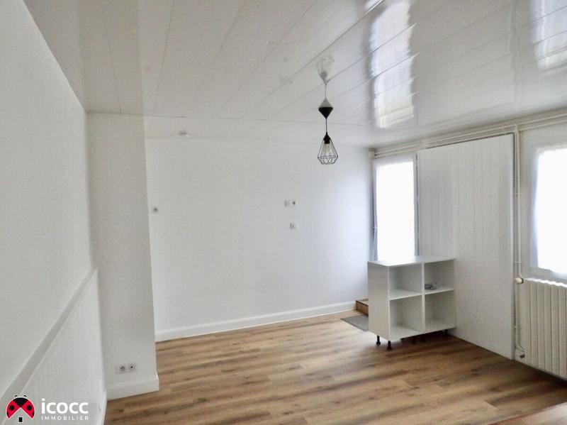 Studio - 25 m² - 1 pièce