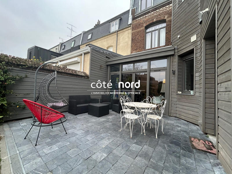 Maison - 216 m² - 10 pièces