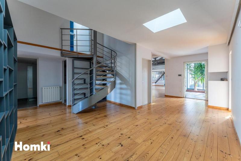 Maison - 210 m² - 7 pièces