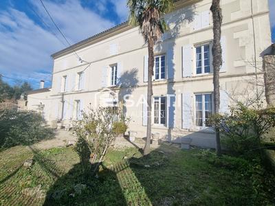 Maison - 250 m² - 8 pièces