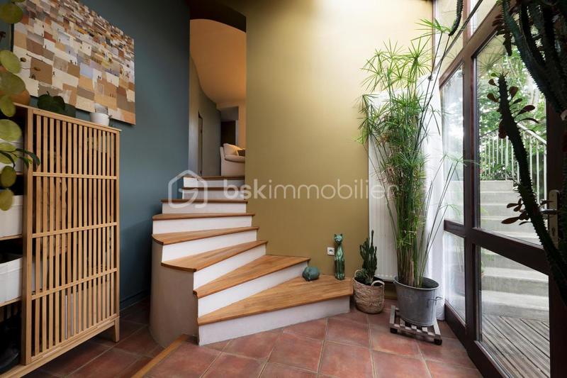 Maison - 180 m² - 8 pièces