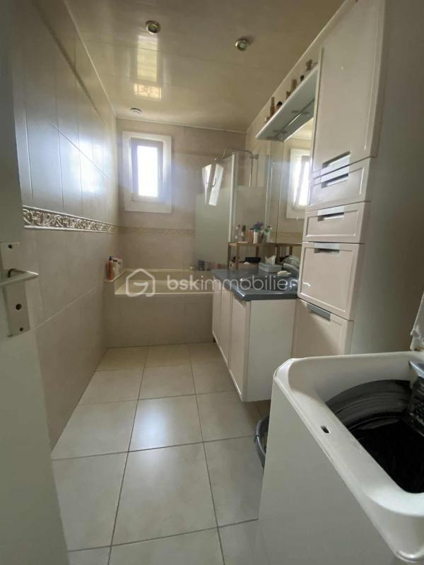 Maison traditionnelle - 107 m² - 7 pièces