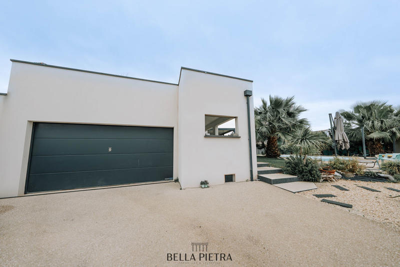 Maison - 218 m² - 5 pièces