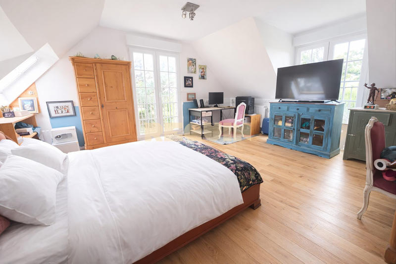 Maison - 246 m² - 6 pièces