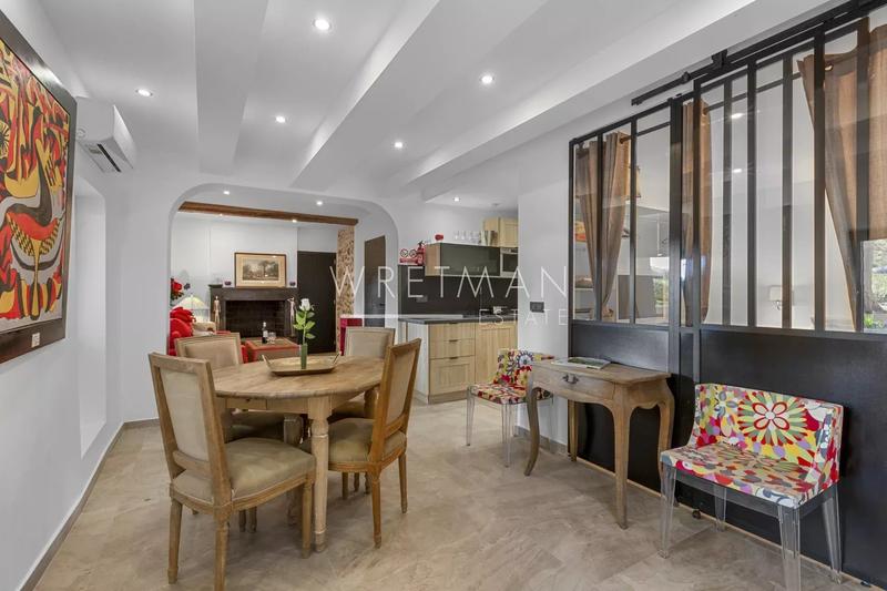 Propriété - 300 m² - 9 pièces