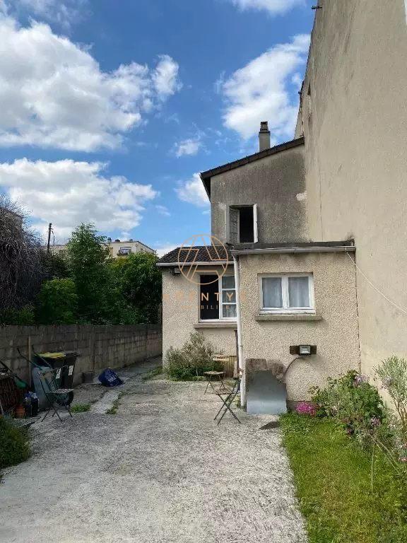 Maison - 70 m² - 5 pièces