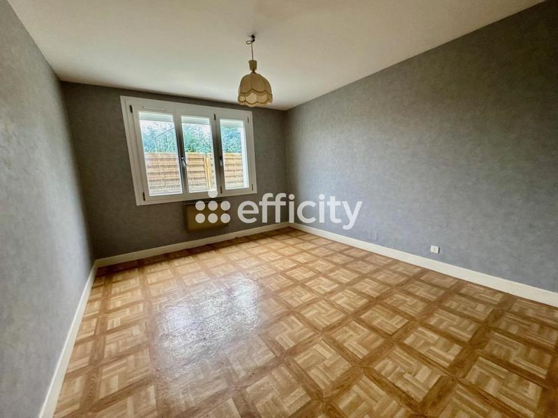 Maison - 275 m² - 16 pièces