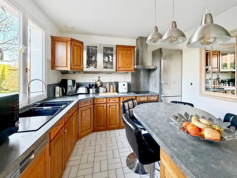 Maison - 121 m² - 6 pièces