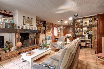 Maison - 208 m² - 9 pièces