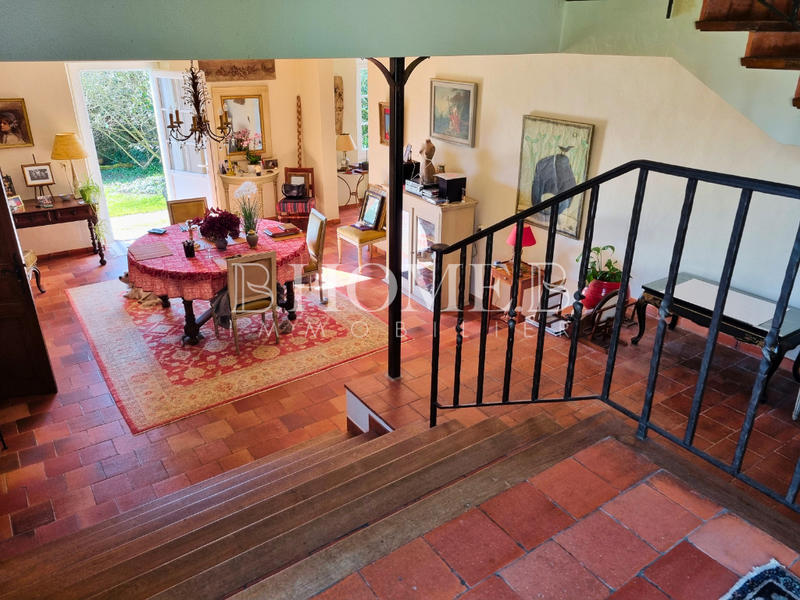 Maison - 180 m² - 7 pièces