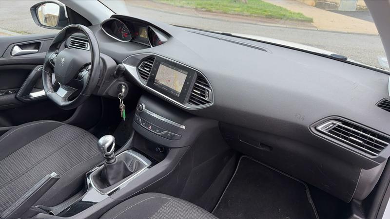 Peugeot 308 1.5 BlueHDi 130 Premium Pack