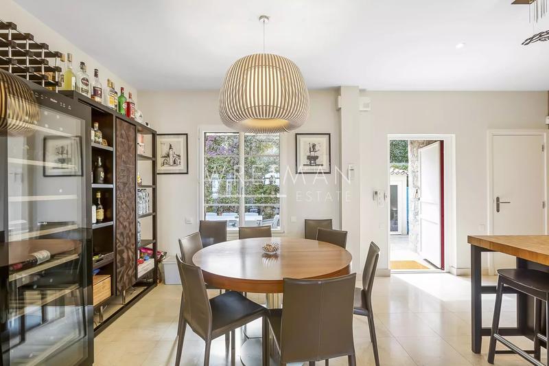 Villa - 270 m² - 7 pièces