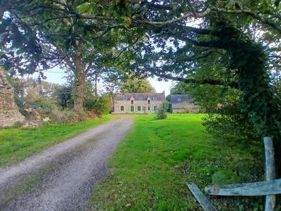 Propriété - 199 m² - 7 pièces