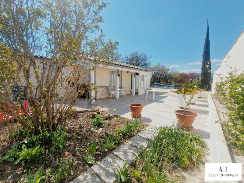 Villa - 94 m² - 5 pièces