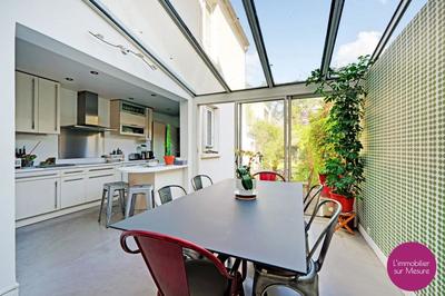 Villa - 220 m² - 8 pièces