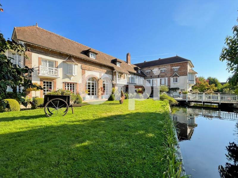 Moulin - 550 m² - 7 pièces