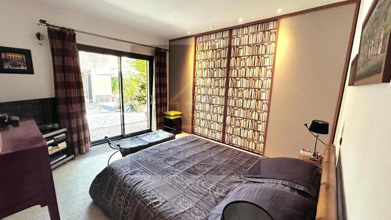 Propriété - 227 m² - 8 pièces