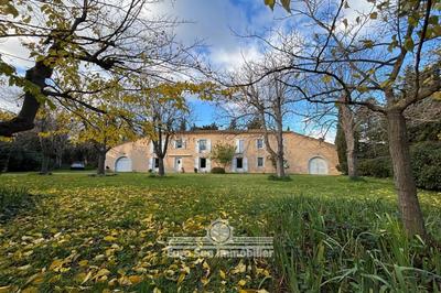 Maison - 400 m² - 16 pièces