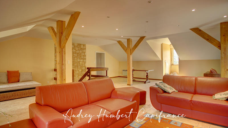 Maison - 228 m² - 7 pièces