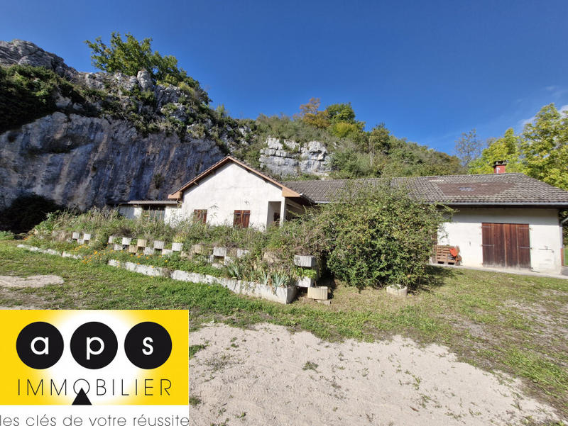 Maison - 180 m² - 9 pièces