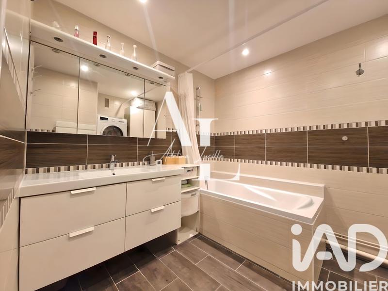 Appartement - 95 m² - 5 pièces