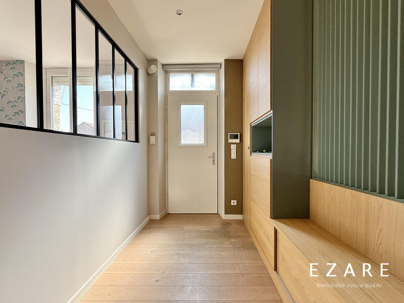 Maison - 246 m² - 7 pièces