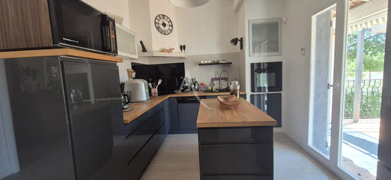 Maison - 98 m² - 5 pièces