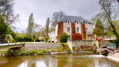 Maison - 345 m² - 12 pièces