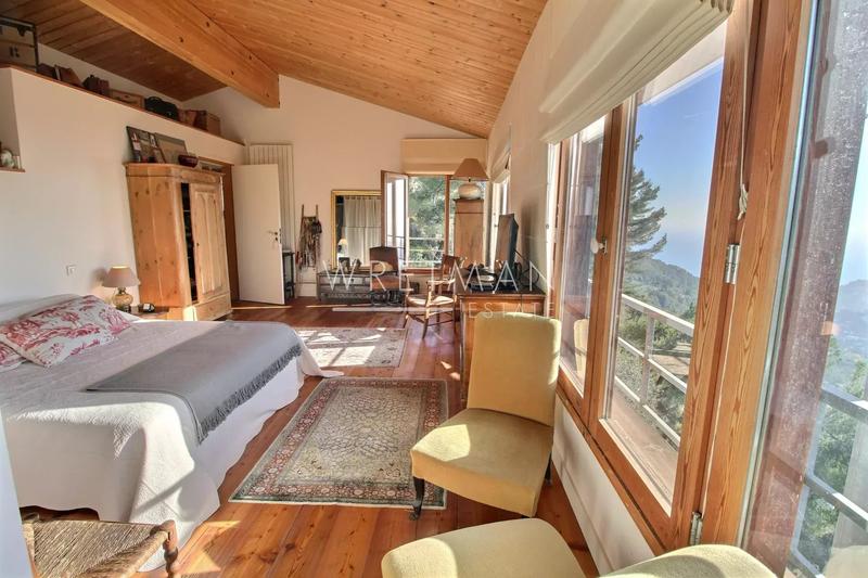 Maison - 180 m² - 6 pièces