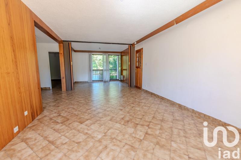 Appartement - 93 m² - 5 pièces