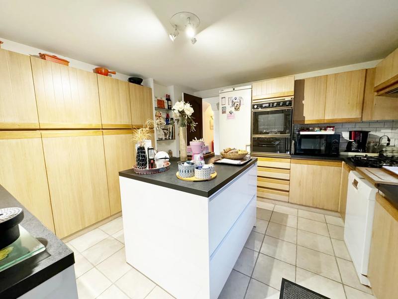 Villa - 202 m² - 5 pièces