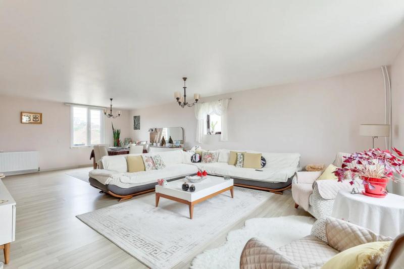 Maison - 301 m² - 12 pièces