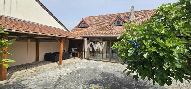 Maison - 140 m² - 8 pièces