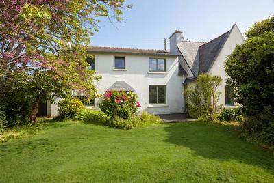 Maison - 184 m² - 7 pièces